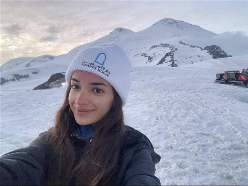 إنجاز اماراتي لافت.. فاطمة العوضي أصغر إماراتية تتسلق أعلى قمة في أوروبا 