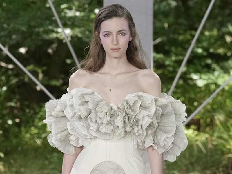 “البحر المطوي”.. ARDAZAEI تقدم عرضاً شاعرياً يلامس الطبيعة في أسبوع الهوت كوتور لخريف وشتاء 2025-2026 