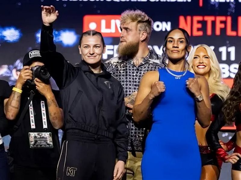 على حلبة ماديسون سكوير غاردن المواجهة الحاسمة بين سيرانو وتايلور