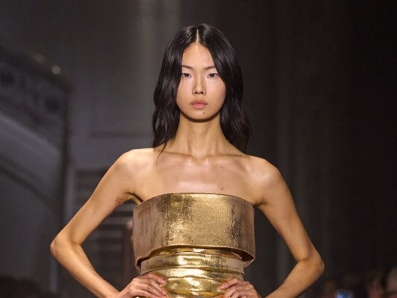 أسطورة خيالية على منصات باريس… إيلي صعب يعيد تعريف الفخامة 