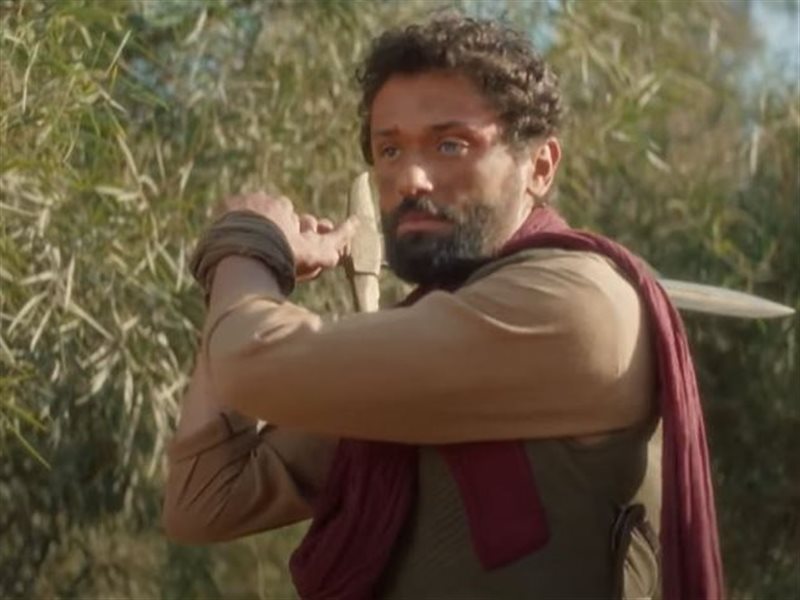 ابنة كريم محمود عبدالعزيز  تقوده إلى العرش في الحلقة الأخيرة من 