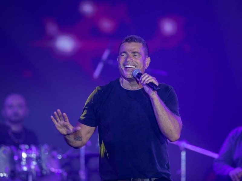 الصور الأولى من حفل عمرو دياب في جدة