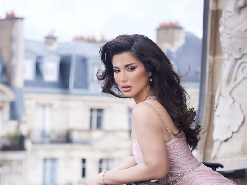 أحدث ظهور لـ هدى الأتربي في أسبوع الموضة بباريس| صور