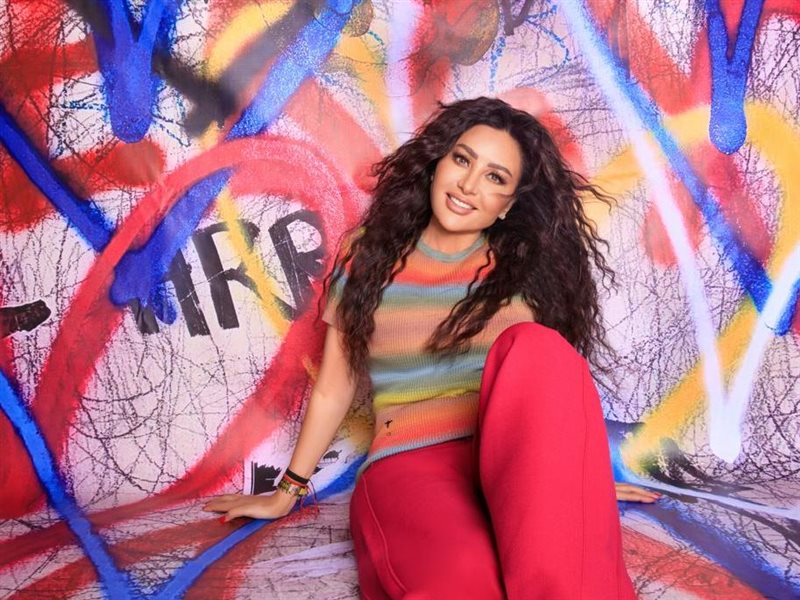 لطيفة تتصدر منصات الموسيقى بألبوم 