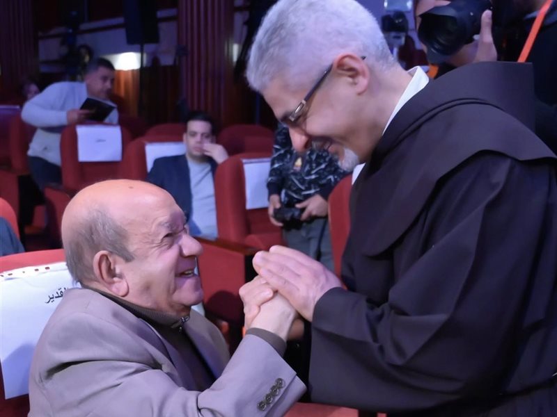 بطرس دانيال نيابة عن المهرجان الكاثوليكي : نرفع الصلوات من اجل شفاء لطفي لبيب