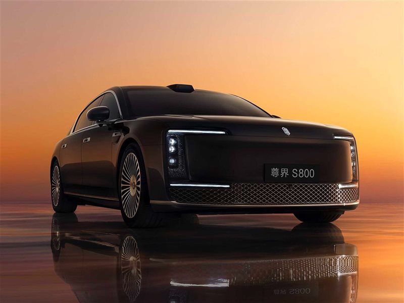 هواوي تدخل عالم السيارات الفاخرة بإطلاق مايكسترو S800 الكهربائية 