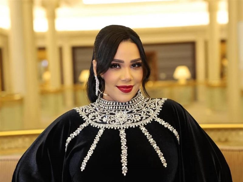 شيماء سيف تنجو من حادث مروع على طريق دهشور