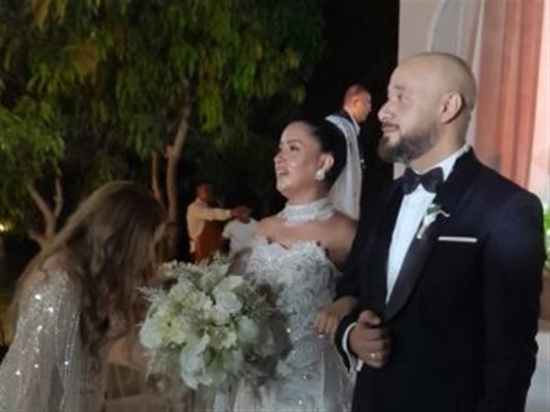 الصور الأولى من حفل زفاف الروائي محمد صادق ونورهان أبو بكر 