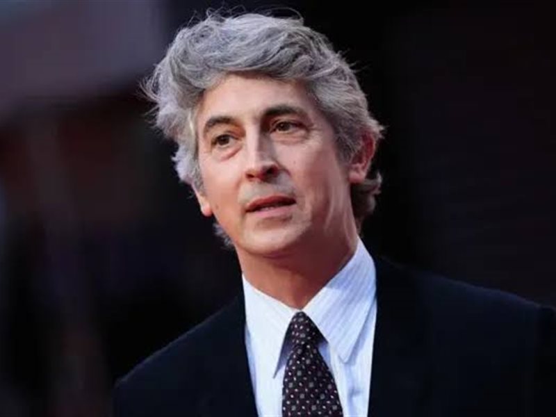 مهرجان فينيسيا السينمائي يكشف عن لجان التحكيم الدولية لدورته الـ82