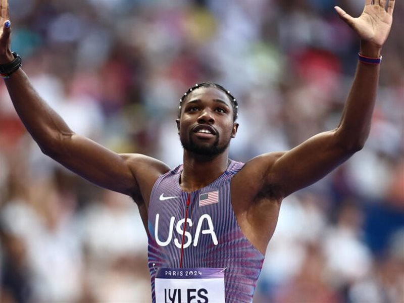 لايلز وتيبوغو يتجهان لمواجهة في لندن قبل موعد بطولة العالم