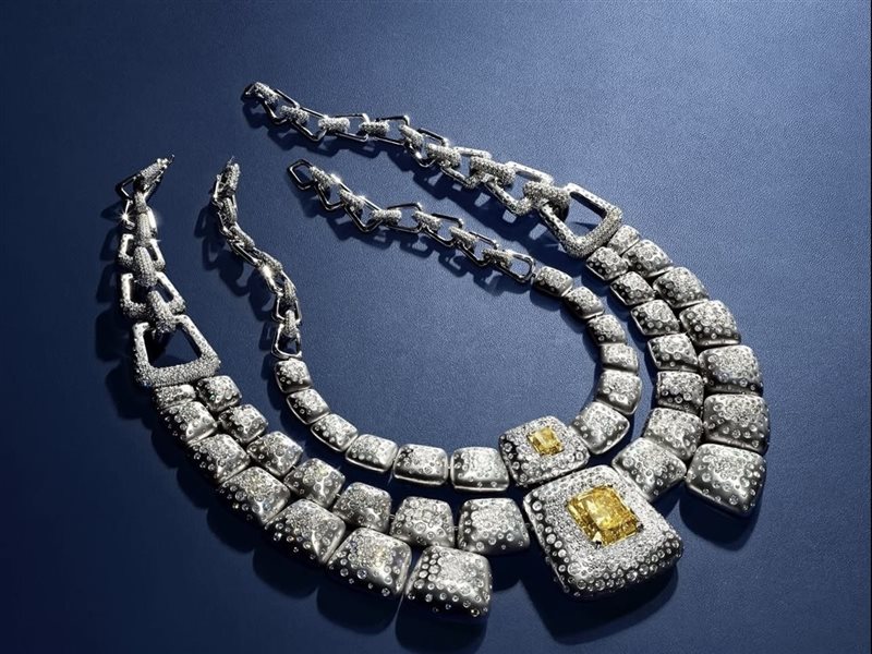 ميسيكا تحتفي بعشرين عاماً من التفرّد: مجموعة Terres d’Instinct تجسّد سحر أفريقيا وتوهّج الألماس 