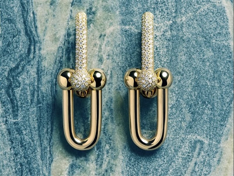 تيفاني آند كو تكشف عن روح نيويورك في تشكيلتها النحتية الجديدة لصيف 2025