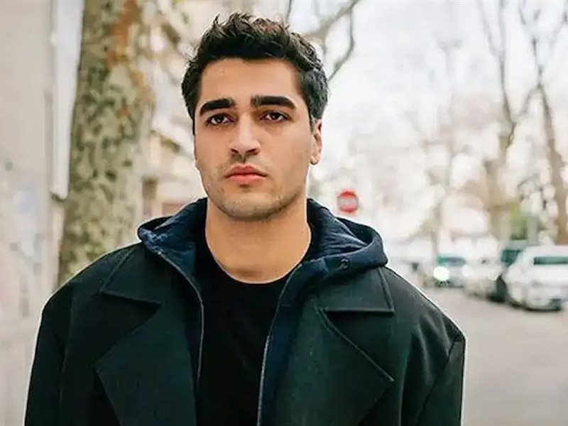 طرح إعلان فيلم 