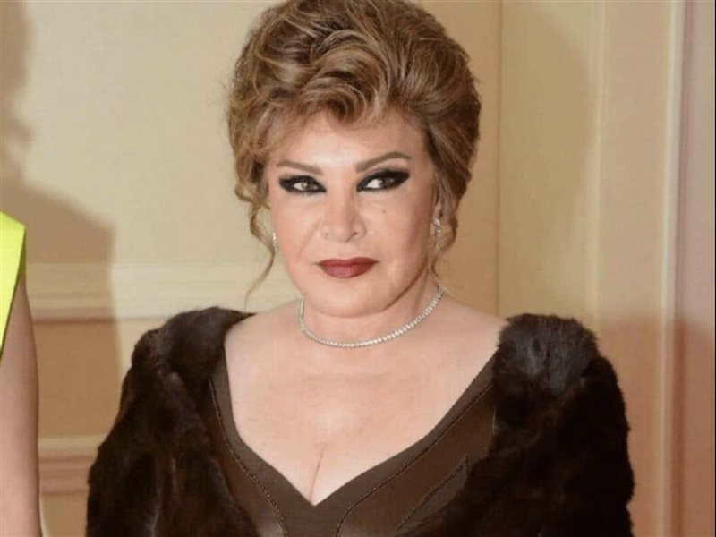 جدة تحتفي بفن الأزياء ومسيرة صفية العمري: “متحف الأزياء” وركن خاص بالليالي الخالدة