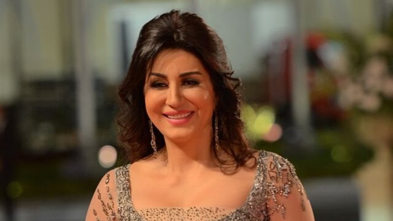 وفاء عامر