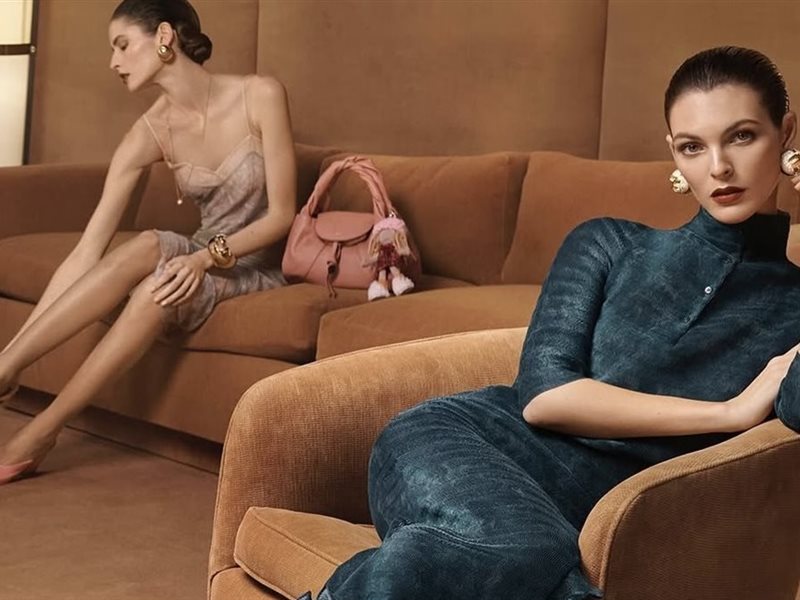 نجمات عالميات يتألقن بحقيبة Fendi Spy في أحدث حملات الدار.. من MINA إلى Zhang Wanging 