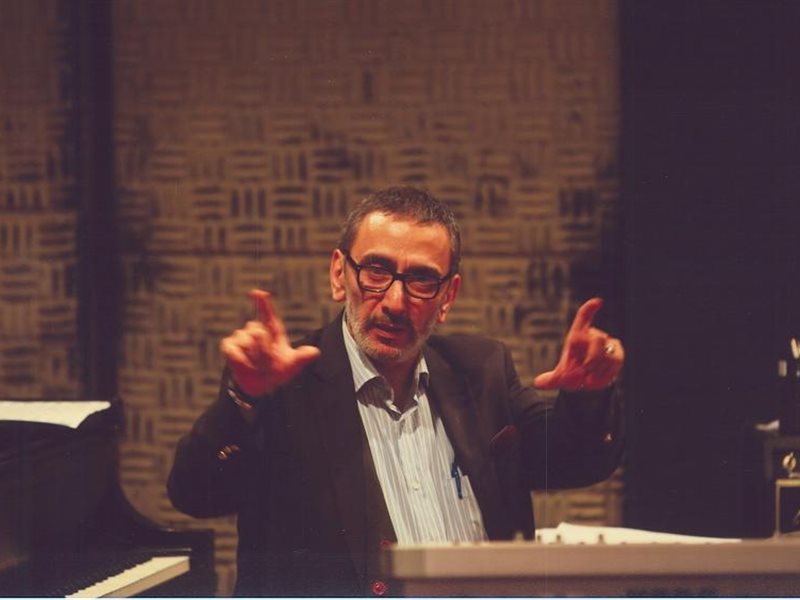 وفاة الموسيقار زياد الرحباني نجل فيروز عن عمر 69 عاما