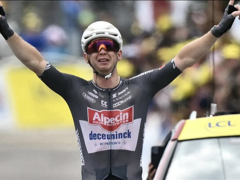 1. كايدن غروفز يتألق في المرحلة العشرين من طواف فرنسا ويهدي فريقه الفوز الثالث