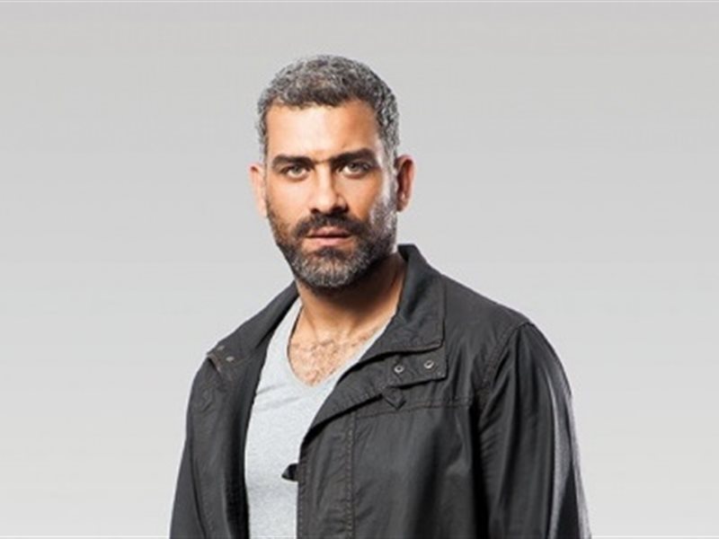 هاني عادل يستعيد ذكرياته مع أغنية 