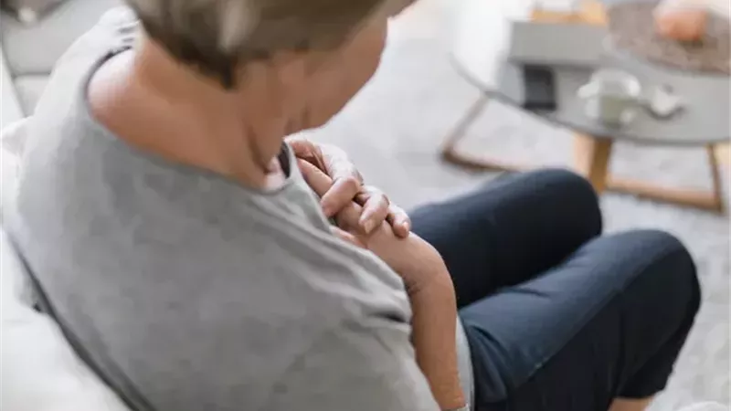 الفرق بين القلق ونوبة