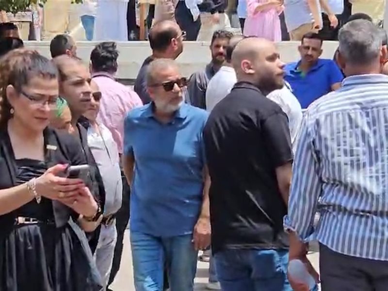 بالصور.. تشييع جثمان الفنان لطفي لبيب من كنيسة مار مرقس بمصر الجديدة وسط حضور فني كبير 