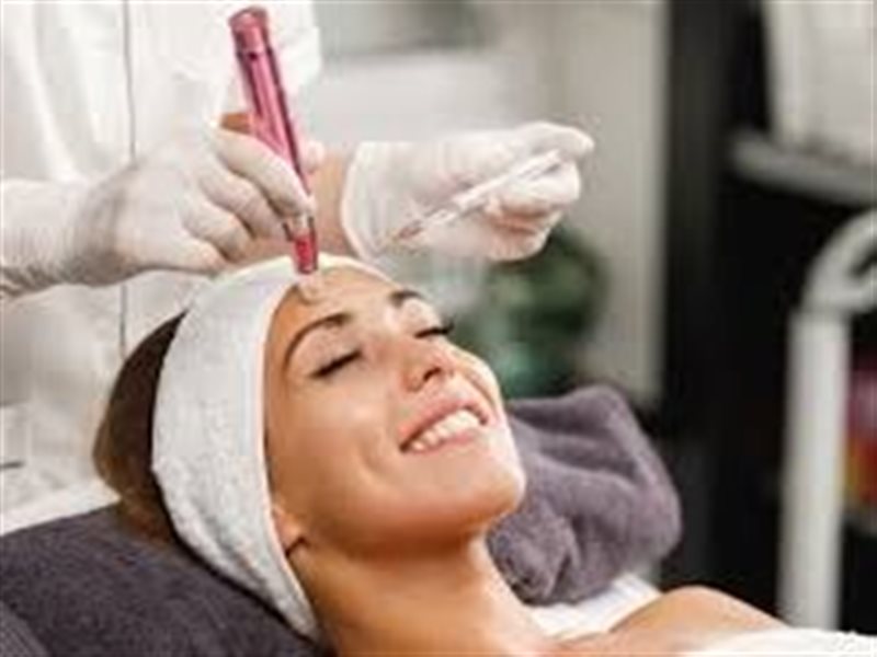  ثورة جديدة في عالم العناية بالبشرة.. هل يحل الميكرو كورينج محل الميكرونيدلينج؟ 