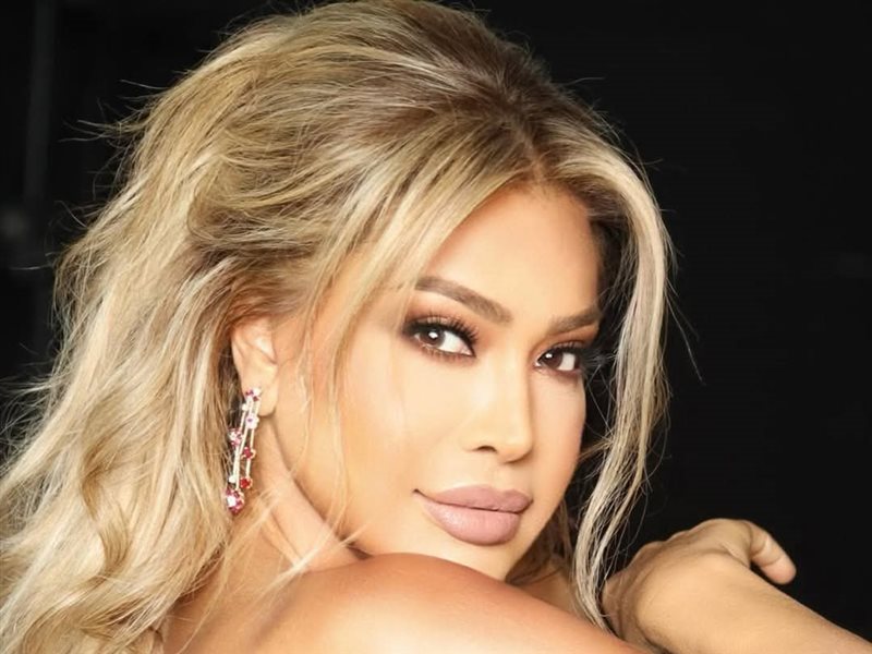 نوال الزغبي تخطف أنظار جمهورها بإطلالة جريئة من الجلد بتوقيع  TIA DIB 