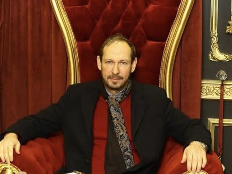 خاص .. رئيس المسرح القومي يعلق على بيع تذاكر مسرحية 