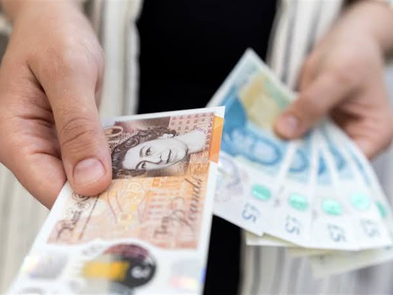 قبل أن تفكر في الحياة هناك.. تعرف على أغرب ضريبة تطبقها بريطانيا على القادمين للعيش فيها 