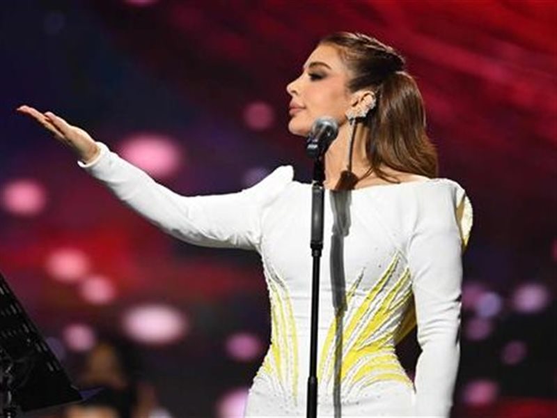 بحضور والدتها وابنتها شام الذهبي.. أصالة تتألق في سماء العلمين وتشيد بحبها لمصر