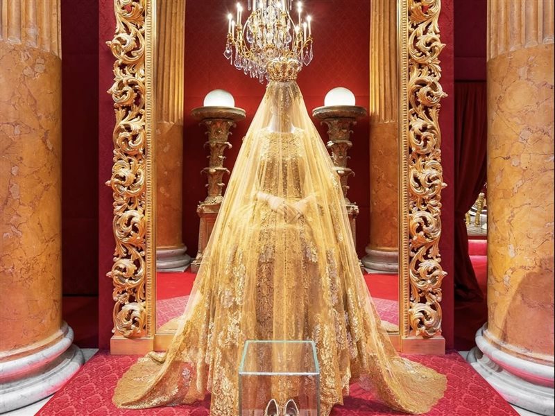 دولتشي آند غابانا تحتفي بسحر الأوبرا في إبداعات DGFattoAMano 