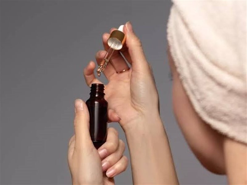 السيليمارين: المكون السحري لعلاج البشرة الدهنية وحب الشباب 