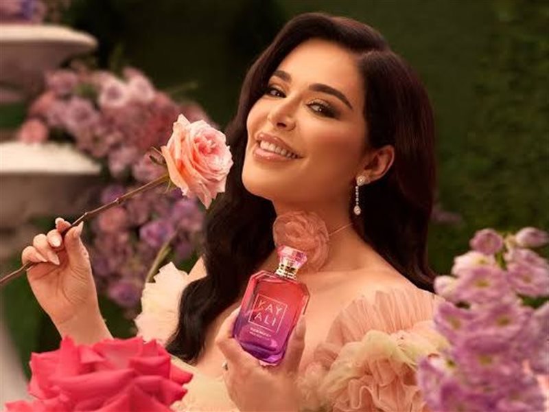 اختاري عطرك الصيفي من بين أفضل 9 عطور نسائية عالمية لعام 2025 