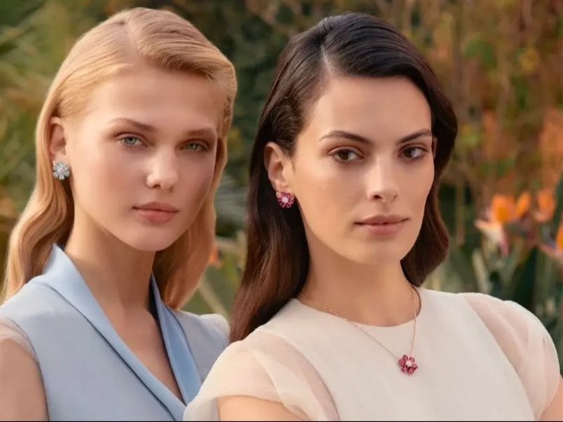 تألقي بمجوهرات انيقة مع زهور الأحلام  بتوقيع Van Cleef & Arpels