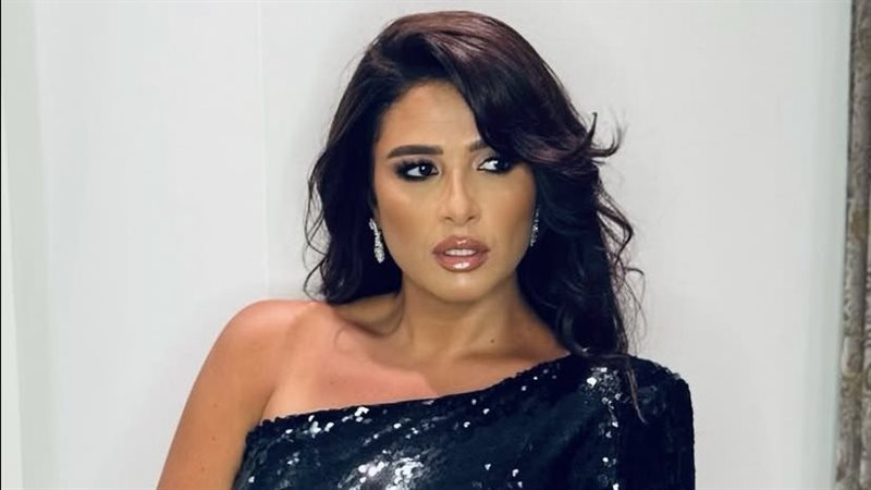 ياسمين عبدالعزيز