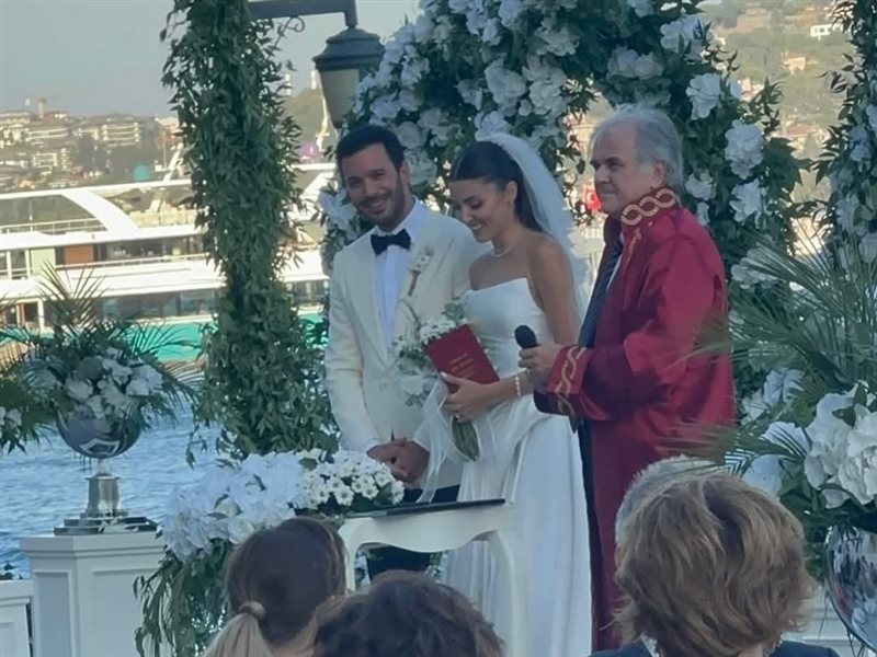 فيديو زفاف هاندا آرتشيل وباريش أردوتش في أحد مشاهد مسلسل الحب والدموع