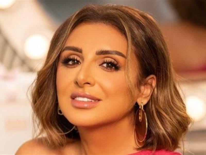 (خاص)أنغام غاضبة من تصريحات والدها محمد علي سليمان حول حالتها الصحية