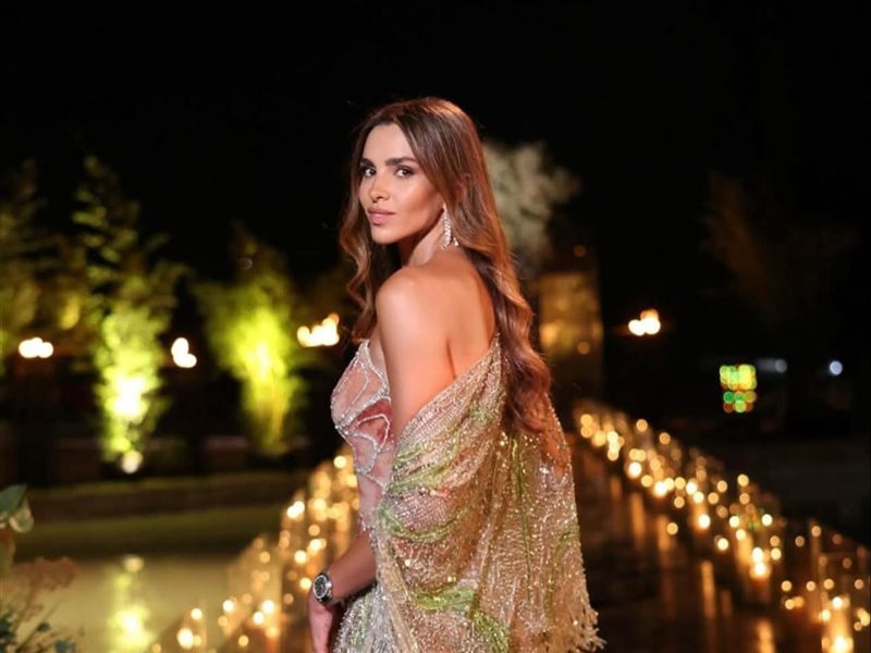 زين قطامي تتألق بإطلالة براقة من توقيع إيلي صعب 