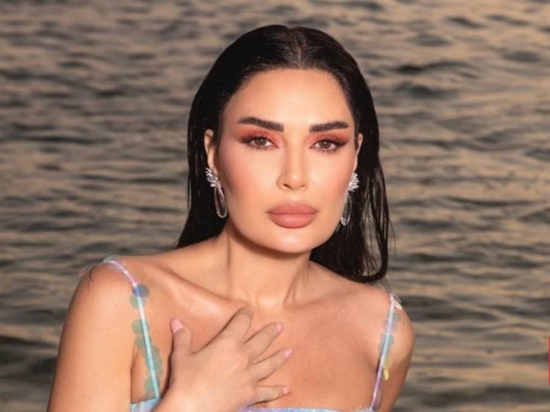 سيرين عبد النور تخطف الأنظار بإطلالة لامعة مستوحاة من حورية البحر بتوقيع جورج شمعون