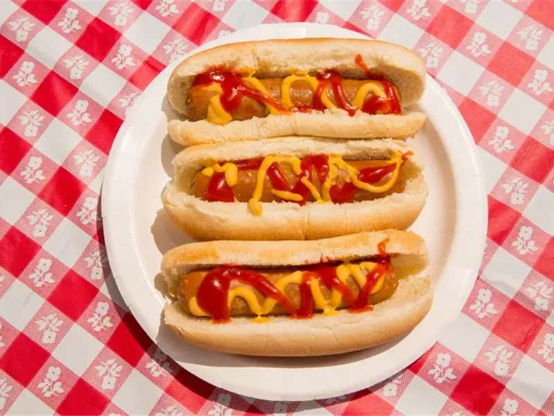 دراسة تحذر: اللحوم المصنعة والمشروبات السكرية أسوأ مما تظن