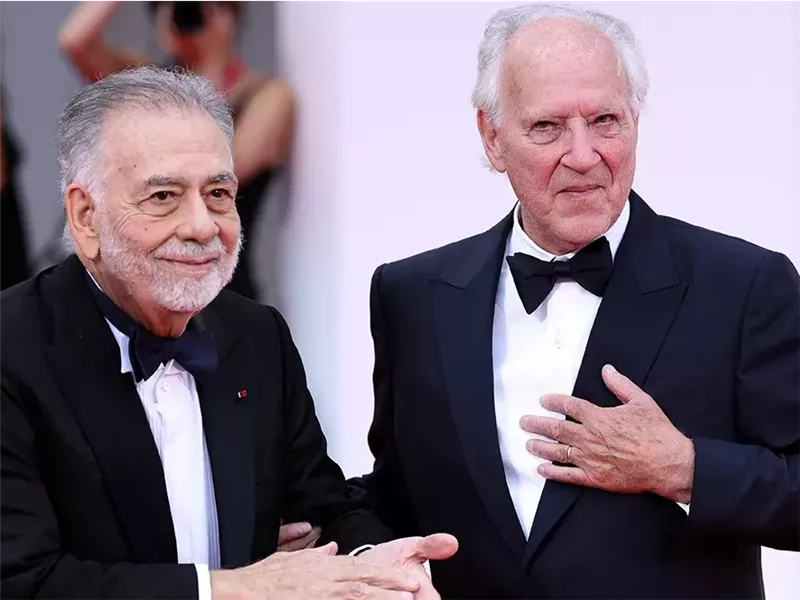 فرانسيس فورد كوبولا يكرّم فيرنر هرتزوغ في افتتاح مهرجان البندقية ويصفه بظاهرة غير محدودة