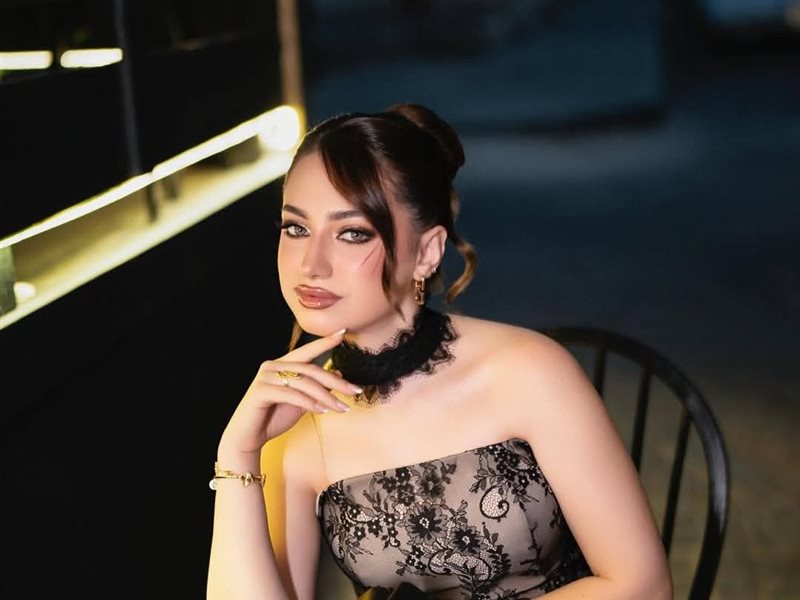 لانا محمد تخطف الأنظار بإطلالة سوداء أنيقة من توقيع Queem Crown 