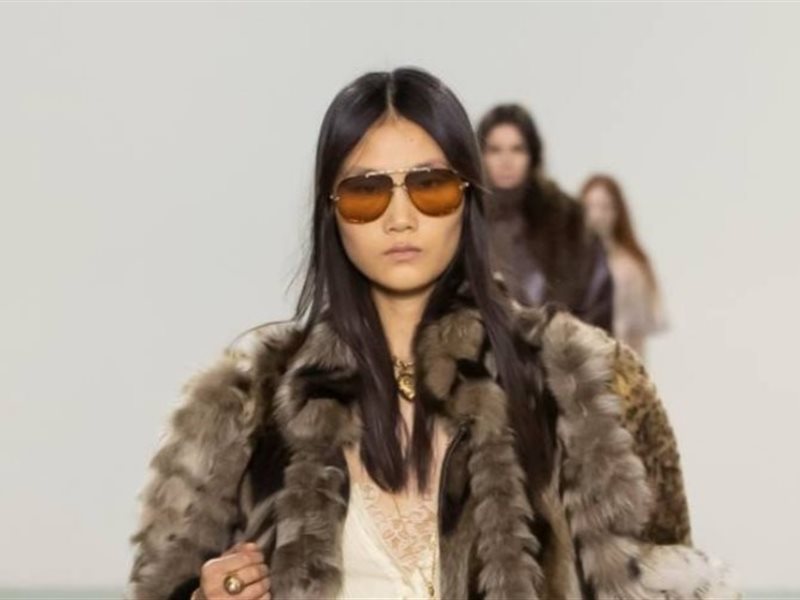 Chloé تطلق حملتها الشتوية لعام 2025 لقاء بين الإبداع والتاريخ في قلب الريفييرا الفرنسية 