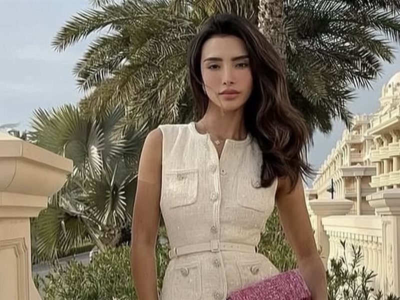  البيج العاجي.. لون خالد لا يغيب عن منصات الأزياء 