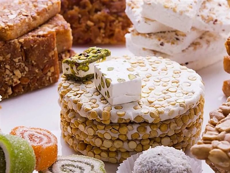 الدكتورة ليندا جاد الحق تقدم ضوابط لتناول حلاوة المولد لمتبعي الدايت 