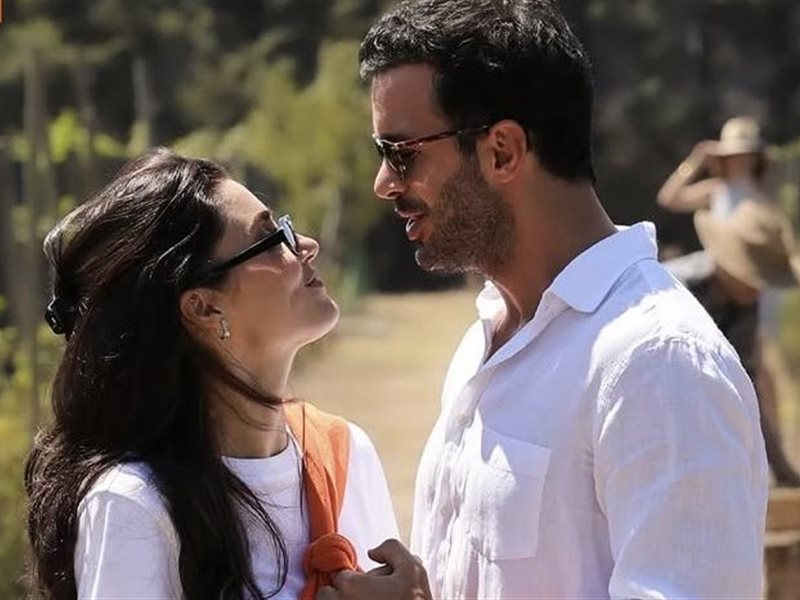 هكذا ظهر باريش أردوتش وهاندا أرتشيل في ملصق 