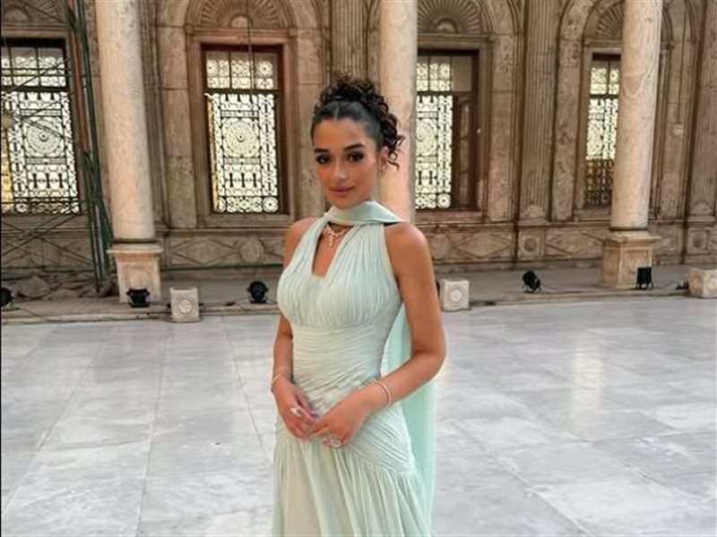 ملك زاهر تبكي في كتب كتاب صديقتها إسراء راغب