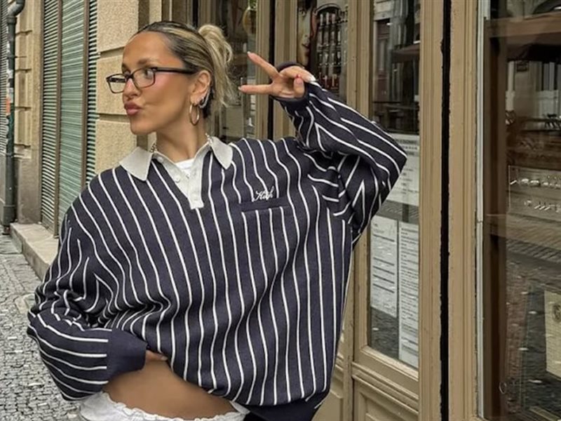 البولو المخطّط… قطعة كلاسيكية تعود بروح عصرية في خريف 2025