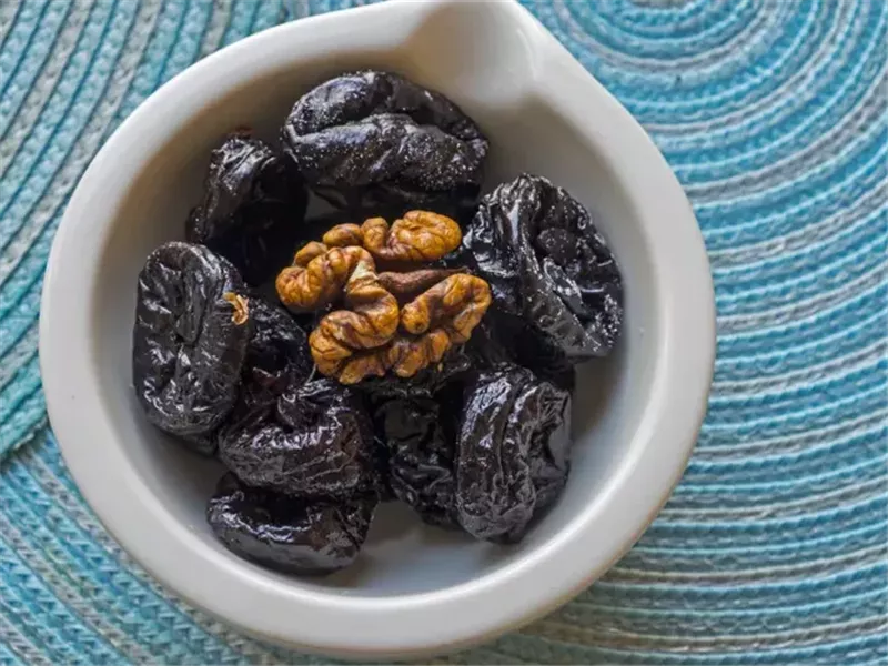 6 عادات يجب على النساء فوق سن الخمسين ممارستها يوميًا 