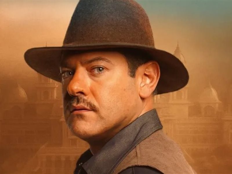 عمرو يوسف ودينا الشربيني وصناع عمل فيلم 